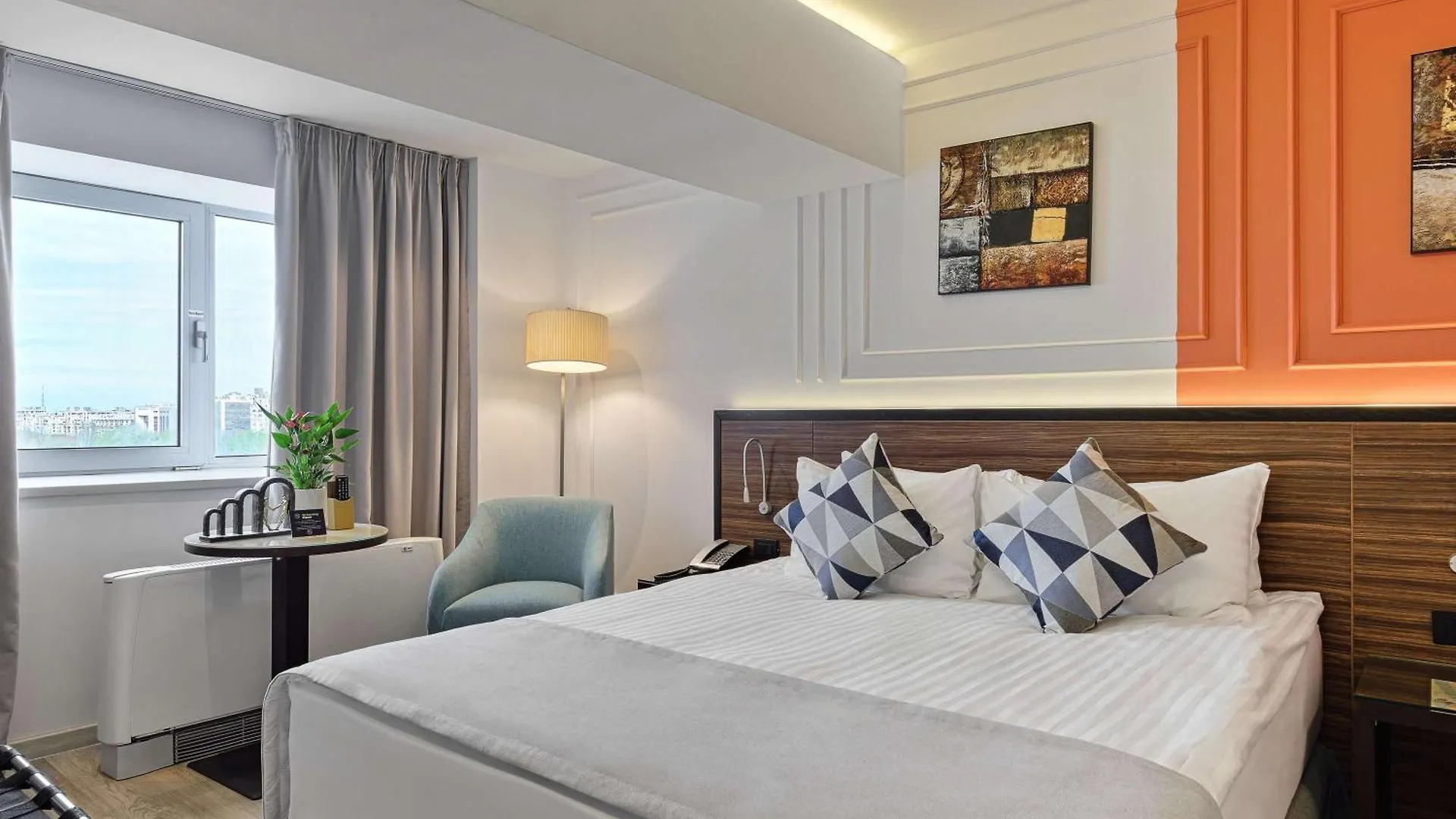Bucharest Unirii Square - Handwritten Collection Hotel